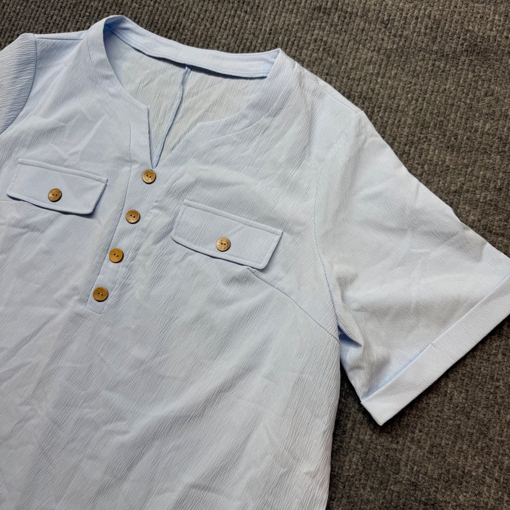 Womens 3XL Light Blue Textured Short Sleeve Henley Blouse Wood Buttons